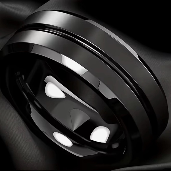 Sleek Black Ring - Picture 2 of 2